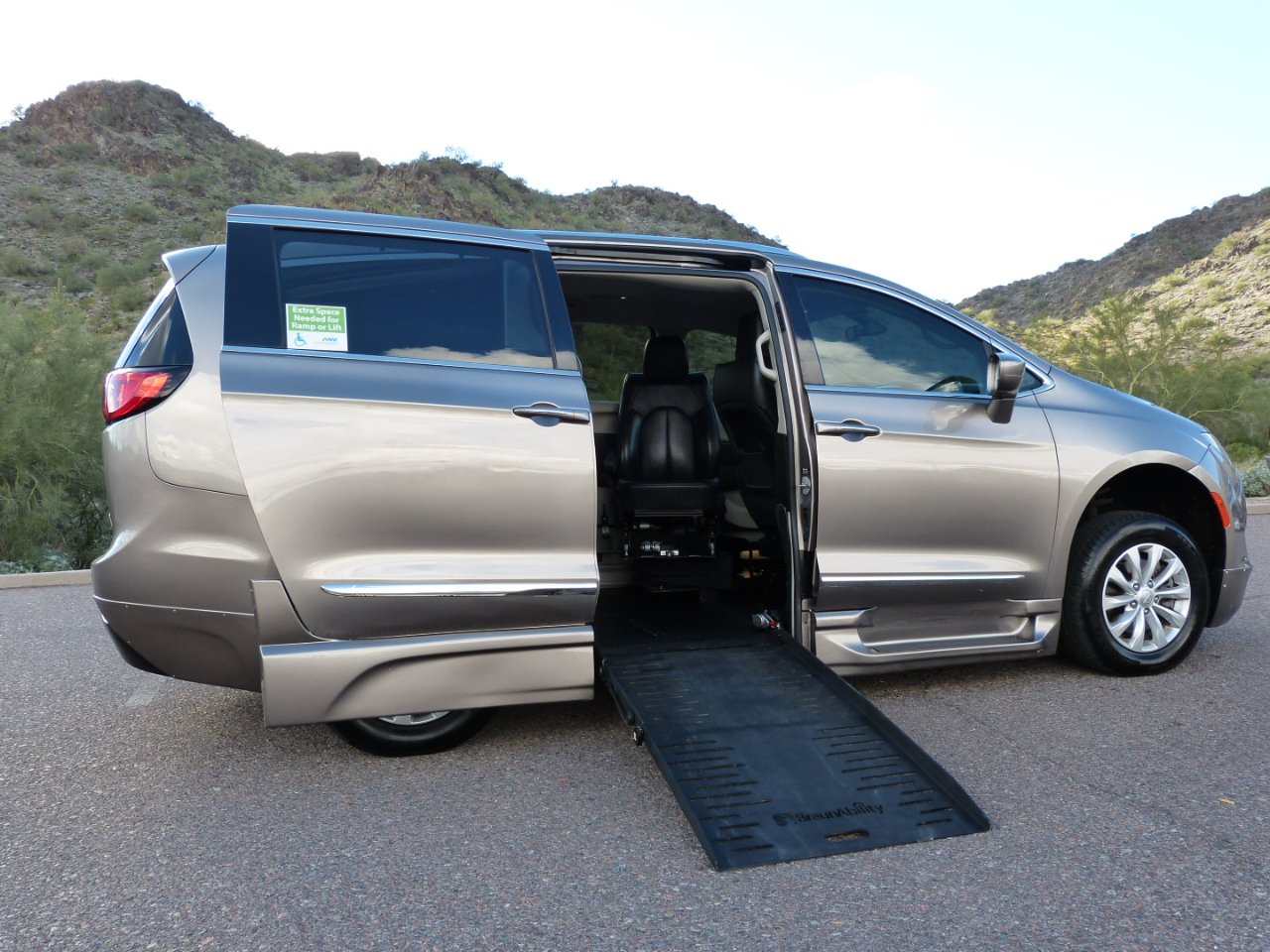 Chrysler Pacifica 2018 Wheelchair Accessible