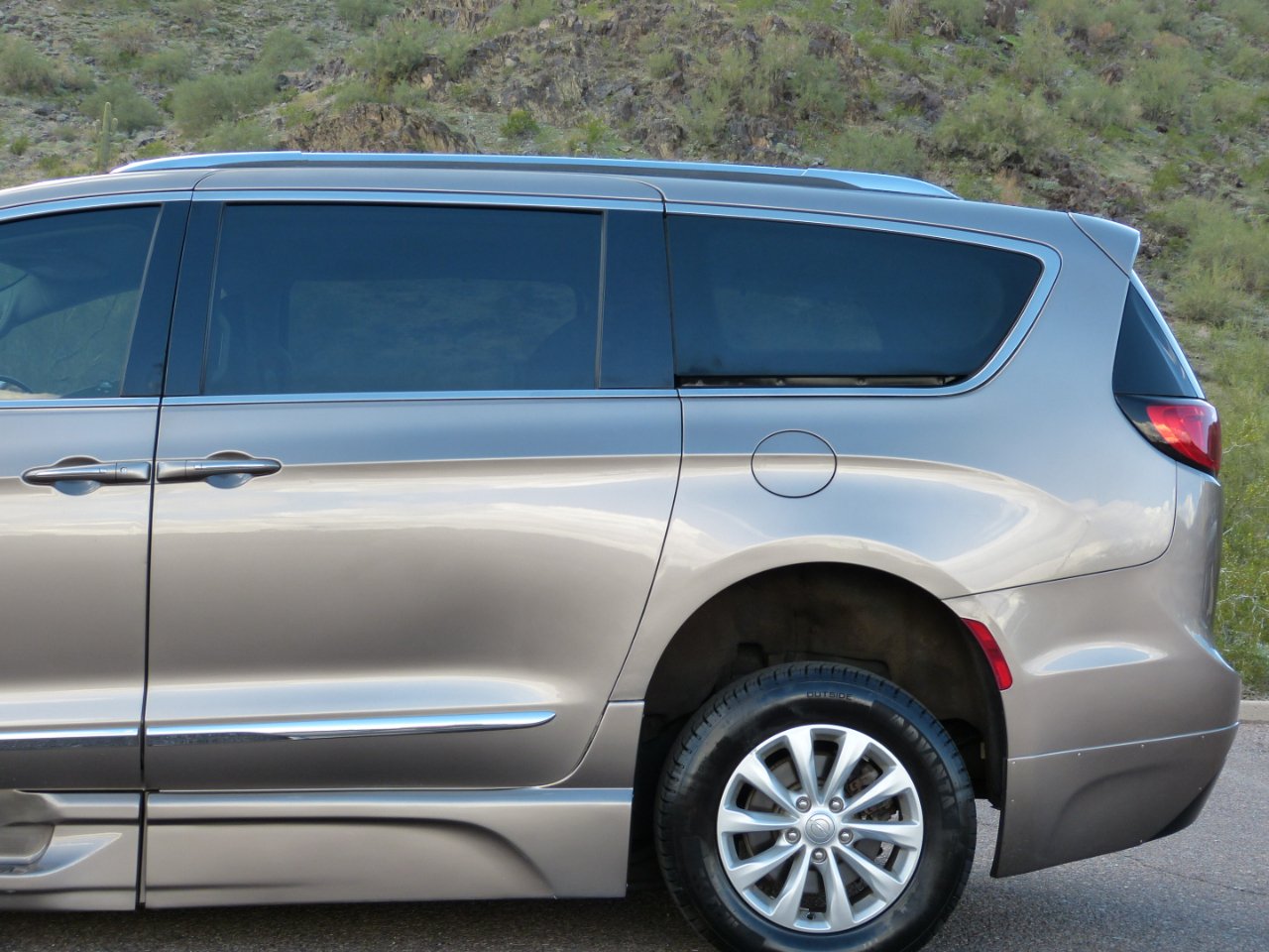 Chrysler Pacifica 2018 Wheelchair Accessible